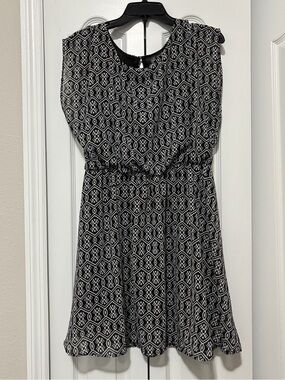 Fun & Flirt Black and White Geometric Print Sleeveless Dress